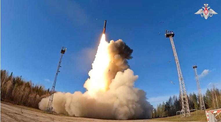 黄金交易提醒：金价4000关口获支撑，新一轮上涨或将开始？